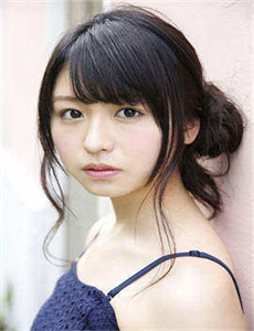 丰满性感日本美女